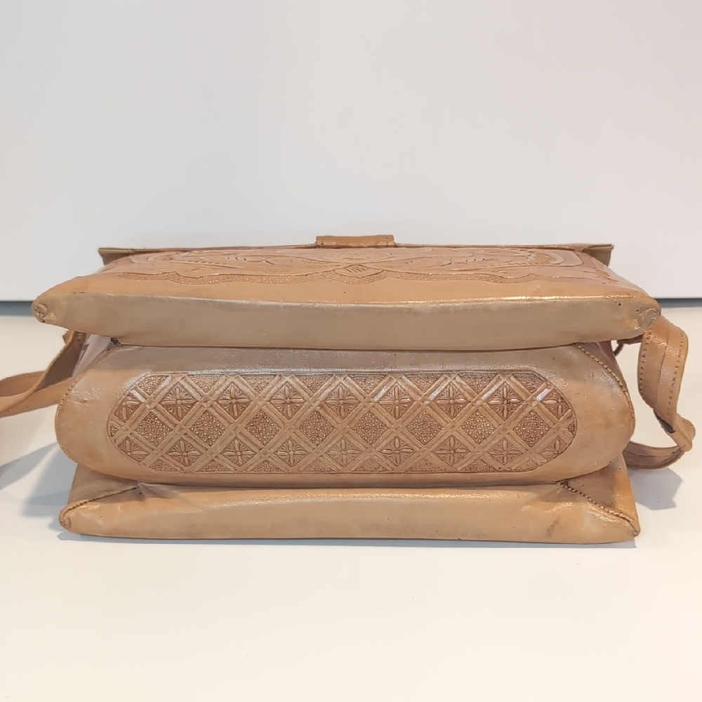 Vintage Hand Tooled Shoulder Bag Purse - Picture 5 of 16
